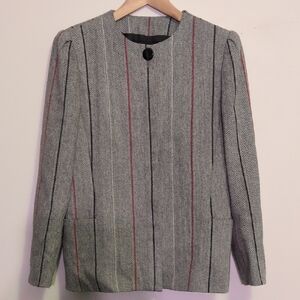 Elegant Women's Gray Blazer with Stripes